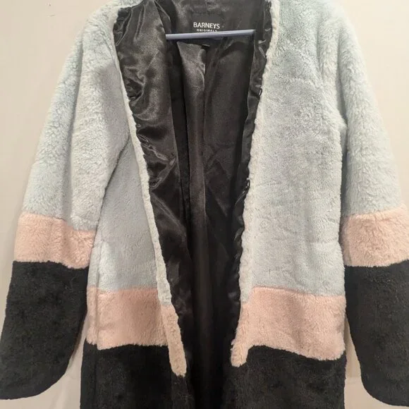 Barney's Trench Coat - Picture 5 of 5